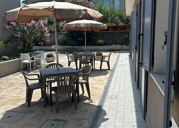 Frontemare Apartman *