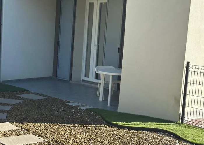 Frontemare Apartman *